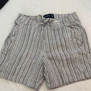 Abercrombie & Fitch Black and White Striped Shorts - Men’s XS